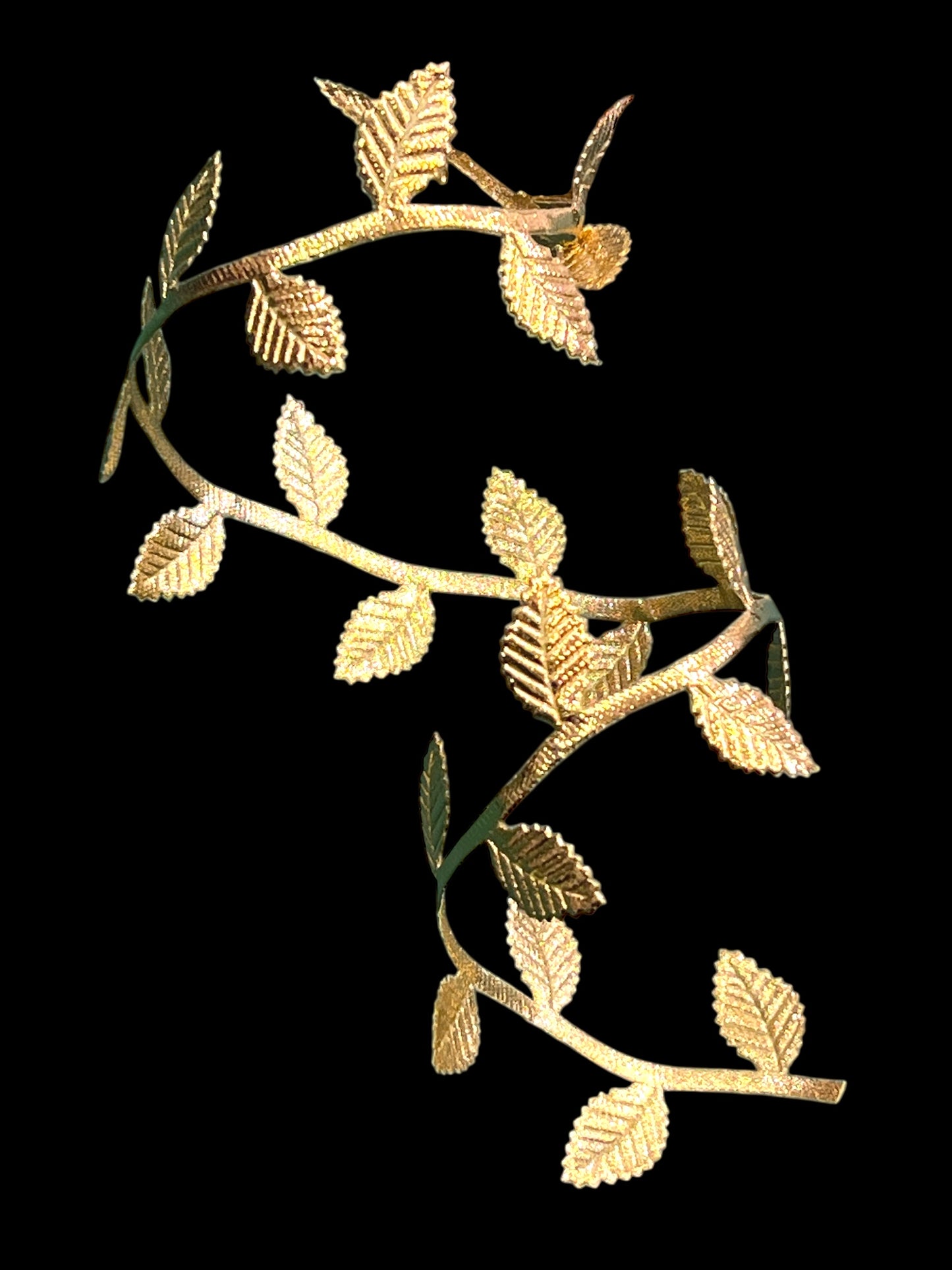 (Bånd med gull blader.