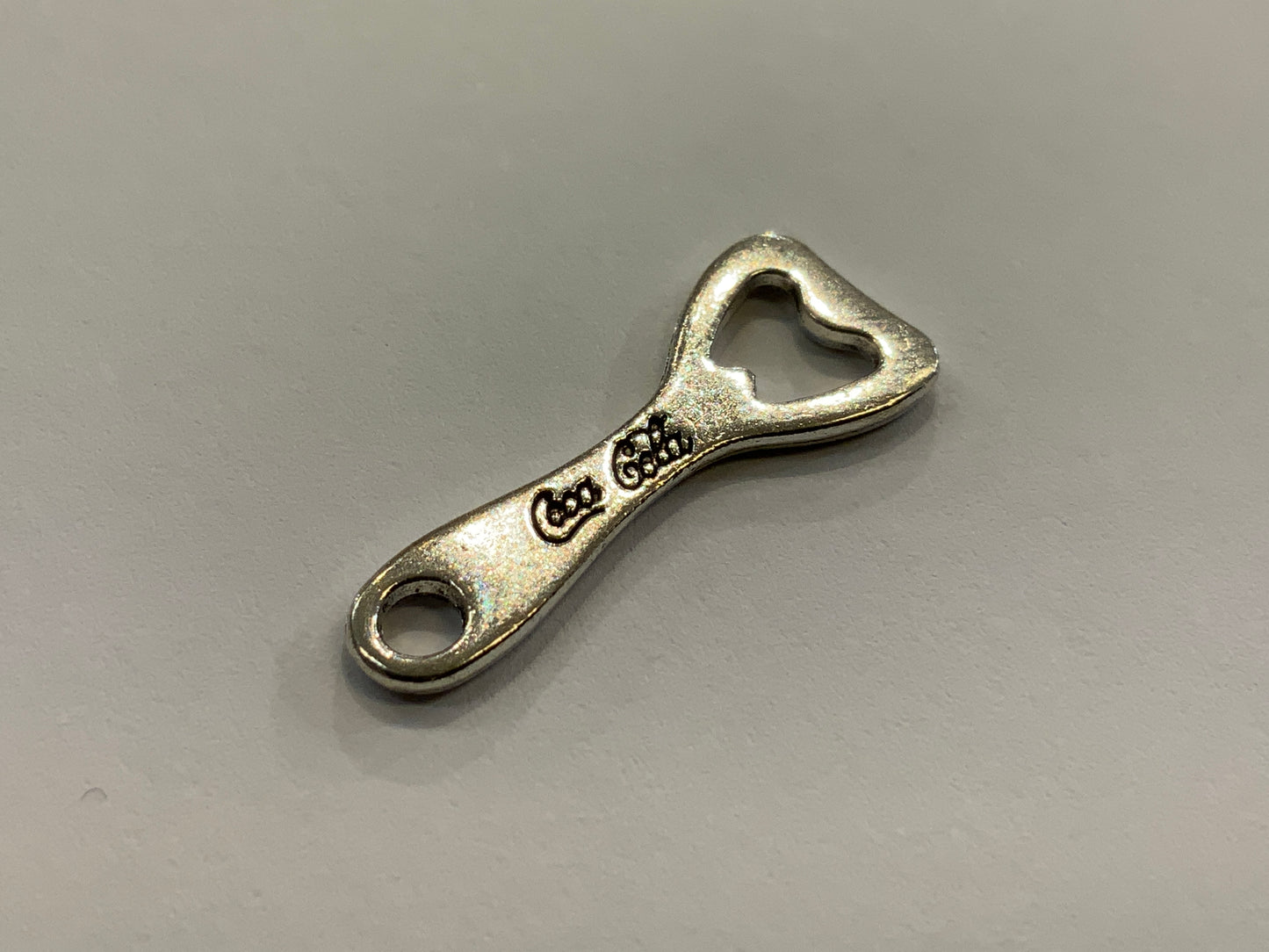 Flaskeåpner charms - 2 stk pr pk.