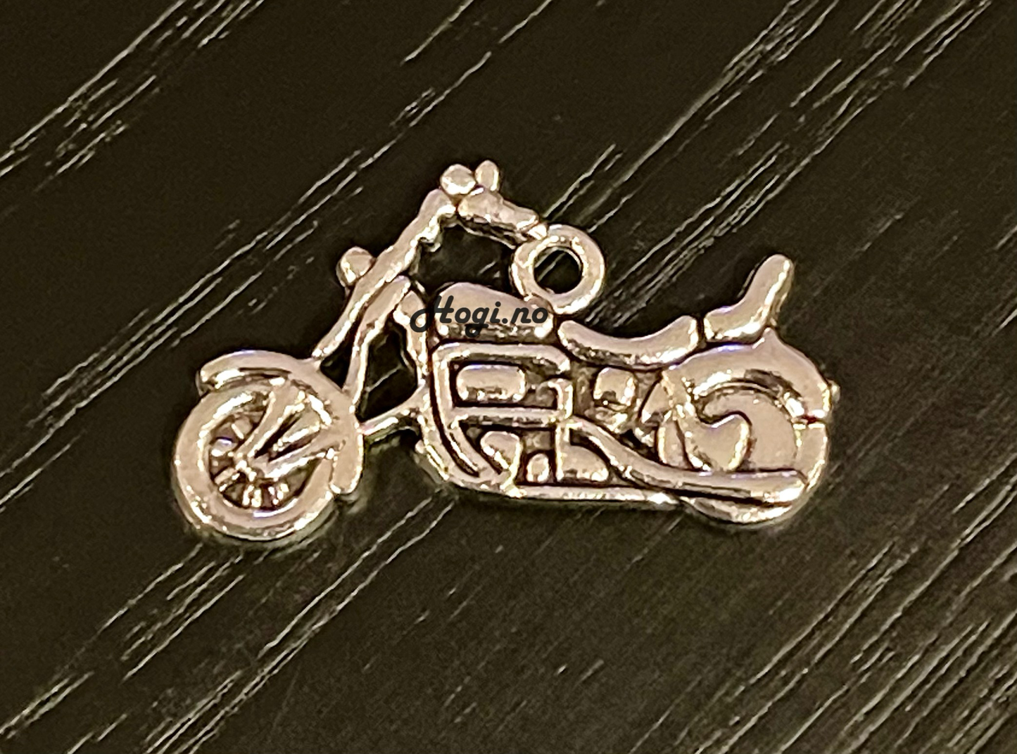 Nyhet! Motorsykkel charms- sølvfarget- 3 stk i pk.
