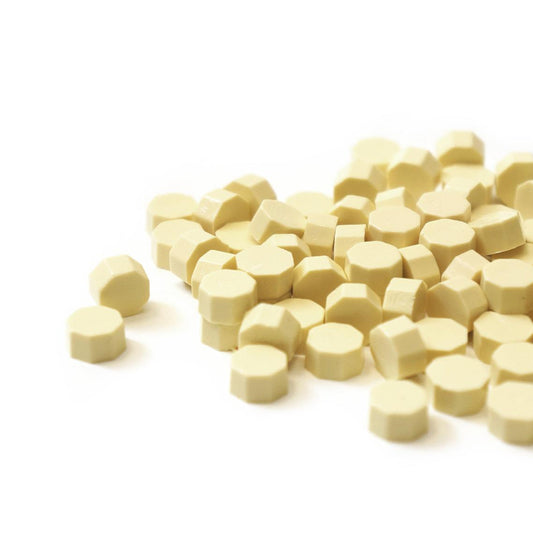 Voks/ Wax octagon i nydelig matt pastell-gul, voks til bruk med lakksegl/ lakkstempel