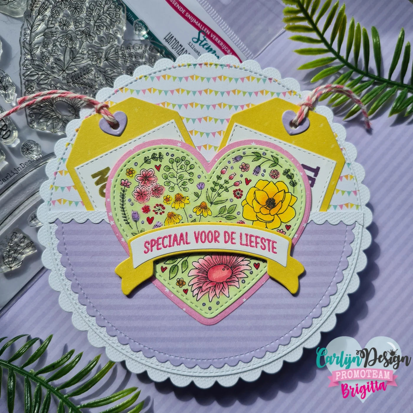 Dies sett - hjerte med banner og blomsterdies/ Bloemenhart Banner (CDSN-0219)