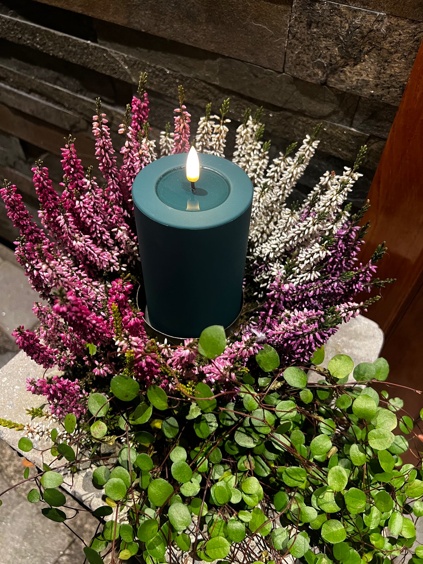 Lysholder på pinne til kubbelys D: 8cm - svart