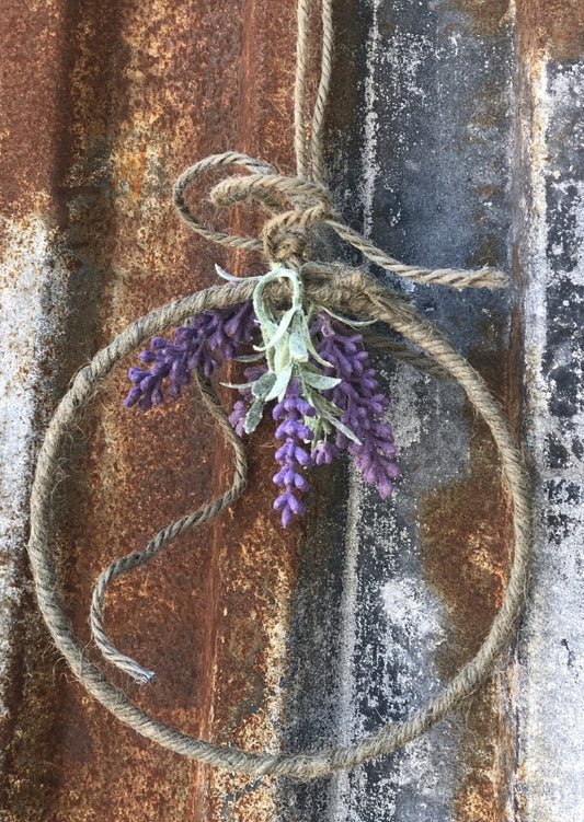 TILBUD! - 80% Lavendel krans med jutesnor Ø:15cm