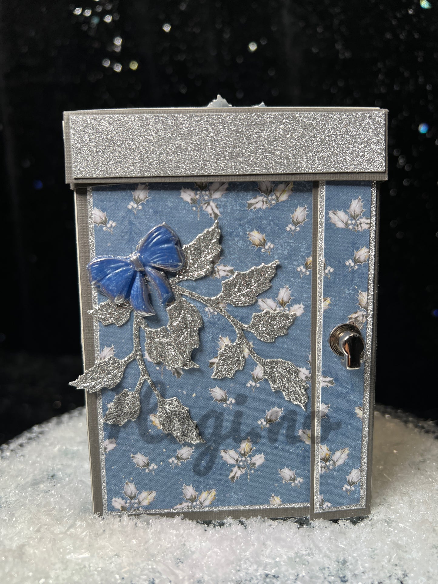 Hobbypakke - liten boks med plass til kort/gavelapper og konvolutter.