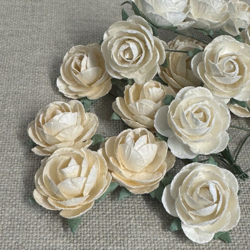 Papirdesign blomst roser - Pion, hvit og beige - 20 stk pr pk