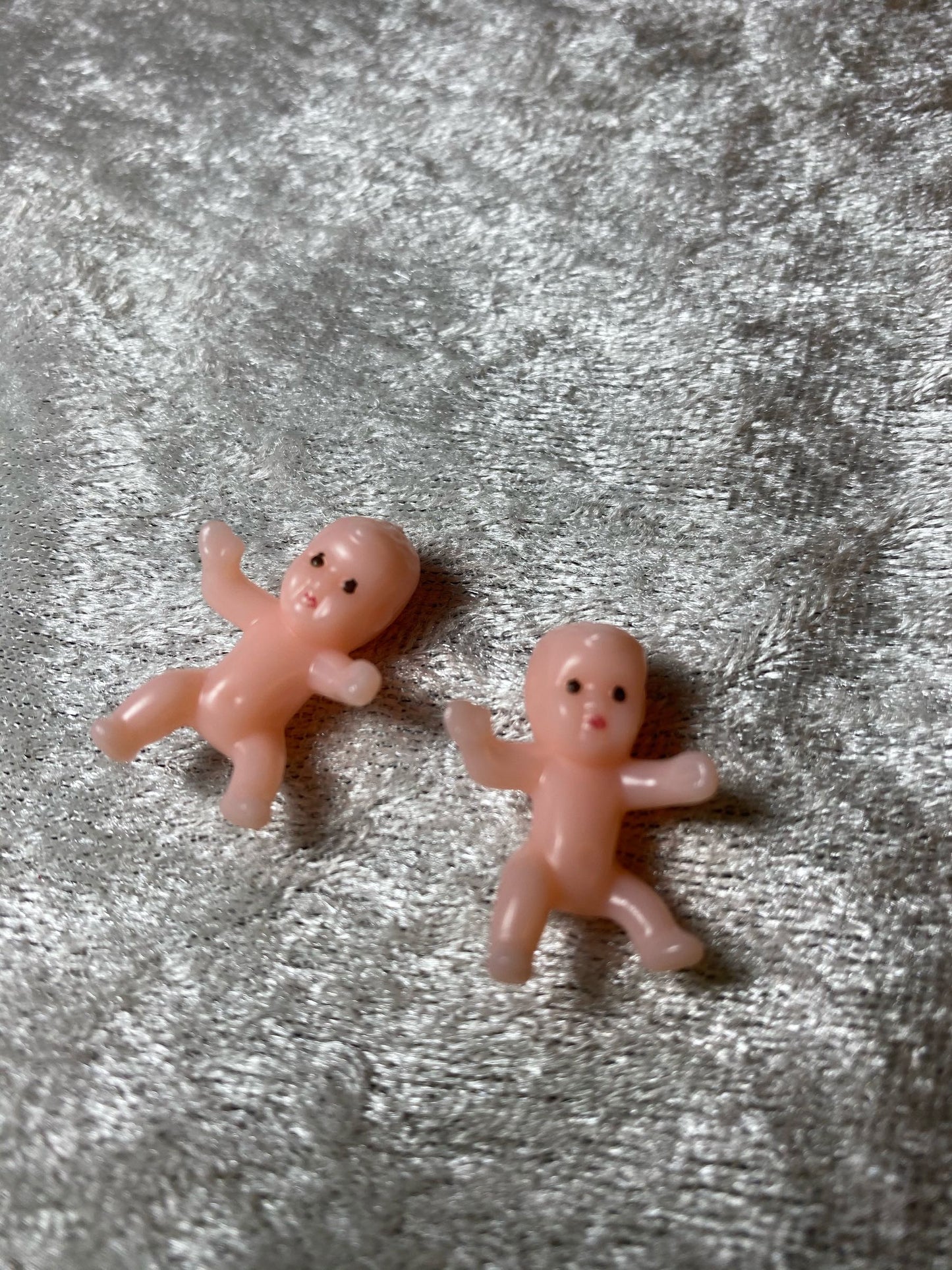 Miniatyr mini figur - dukke- baby , H:ca 2,5cm. 5 stk i pk.