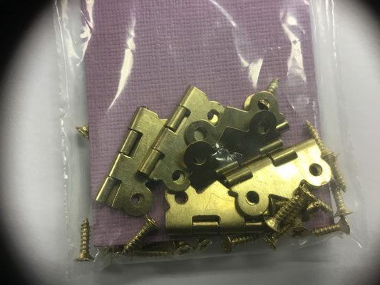 Metall-hengsler gullfarget 6 stk PR pk m/skruer 2cm