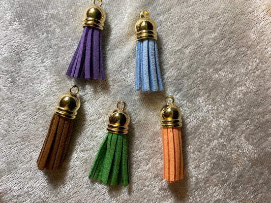 Dusk/tassel, 5 stk ass farger, 4cm, gullfarget topp m/hull