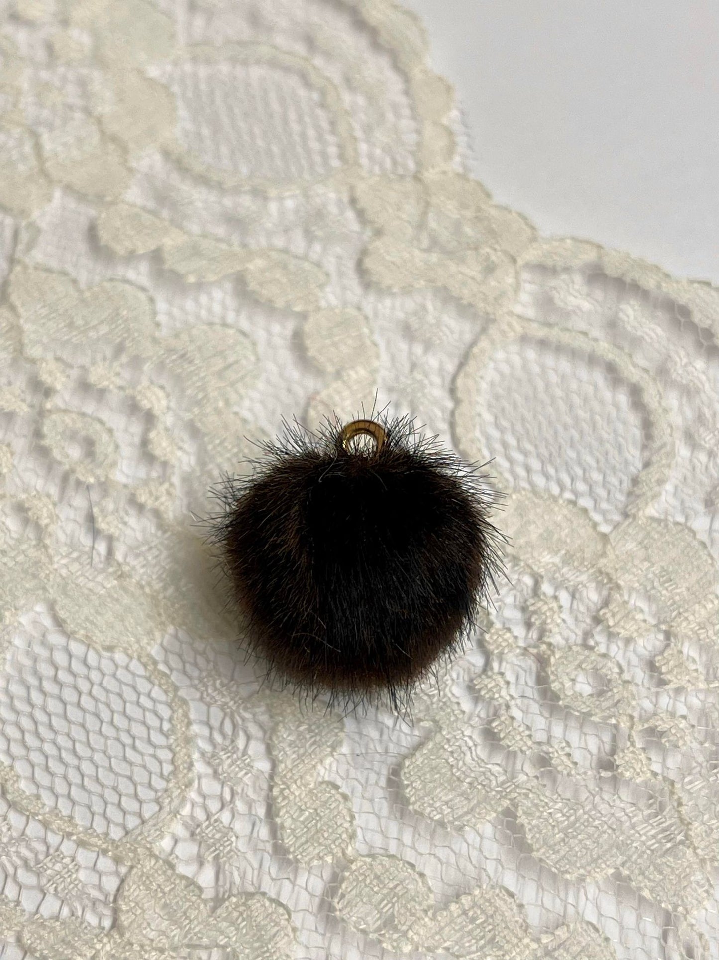 Pom pom, mini, med fuskepels, MANGE FARGER Å VELGE I😍