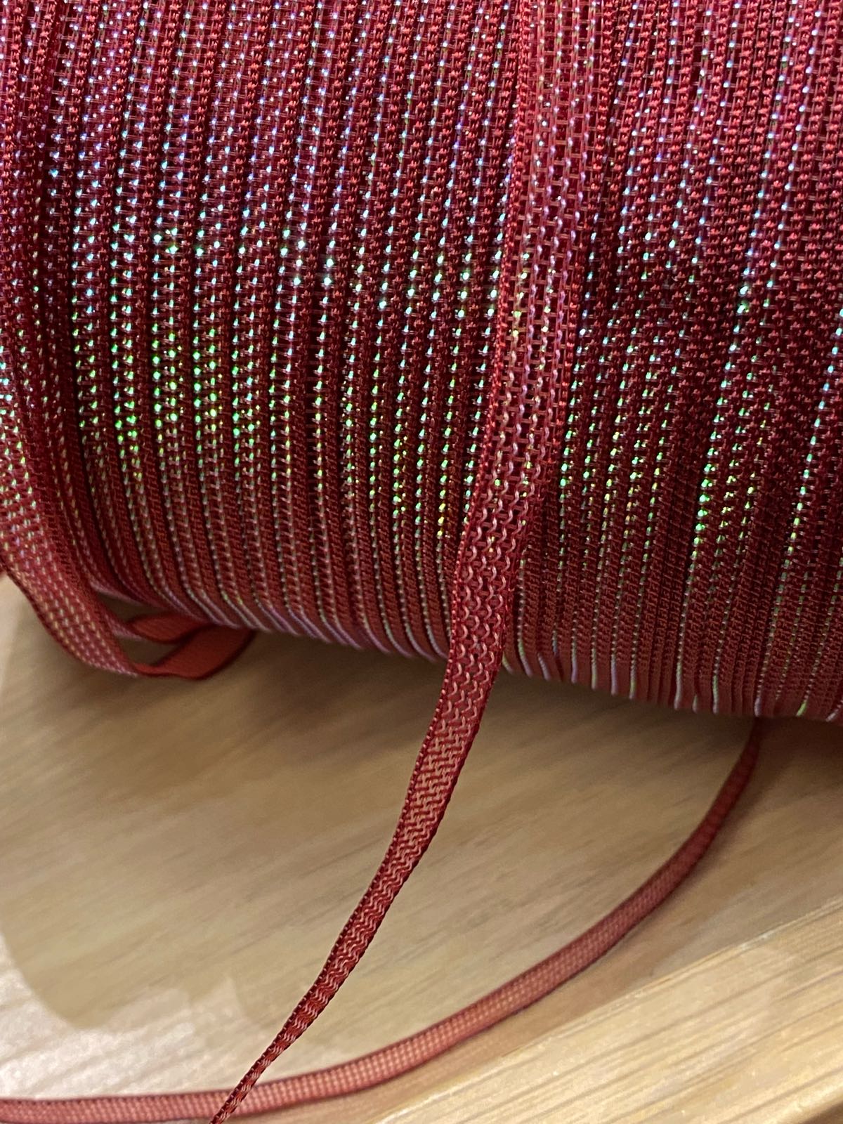 Sheerbånd med shimmer Burgunder / Plommerød