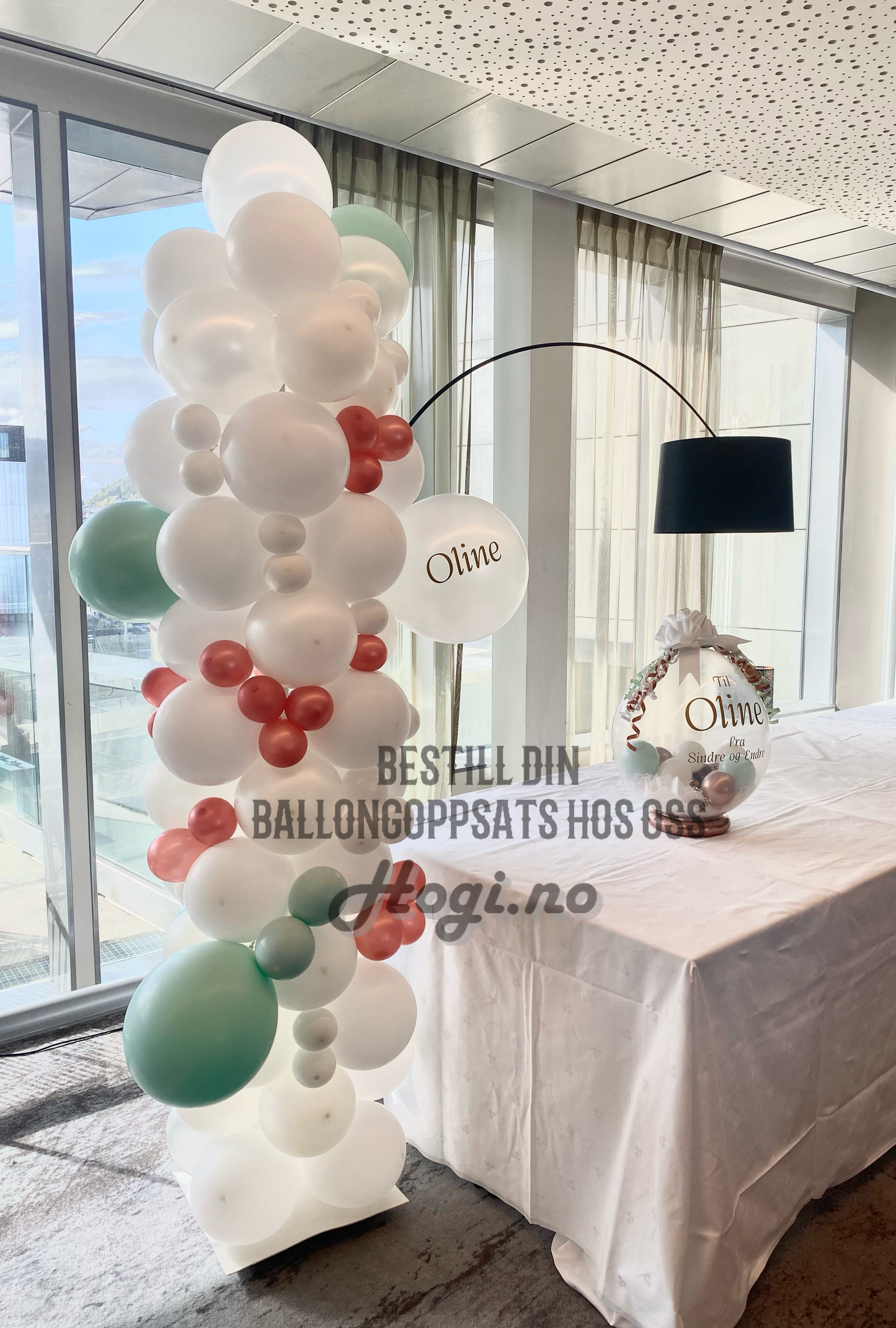 Vi tilbyr ballongsøyler, ballongbuer, ballongringer m.m. Pris vil variere.