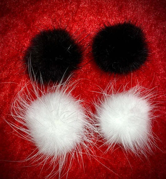 Pom Pom - hvit / svart (flat bakside)