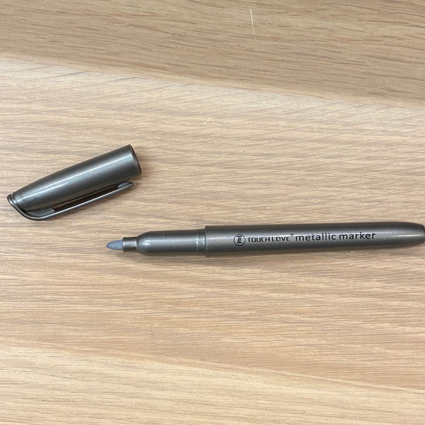 Touch love metallic marker silver
