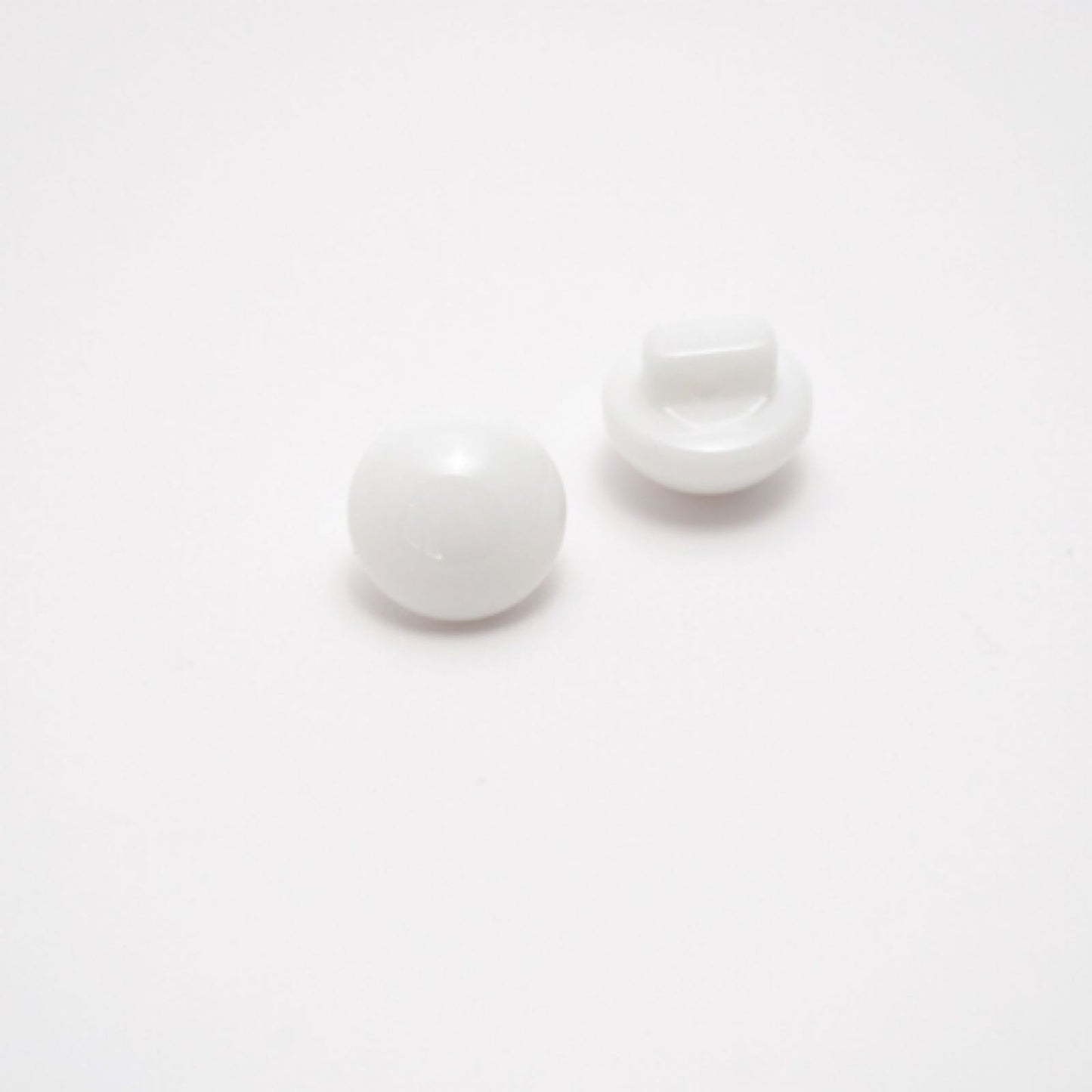 Knapp - hvit 10mm