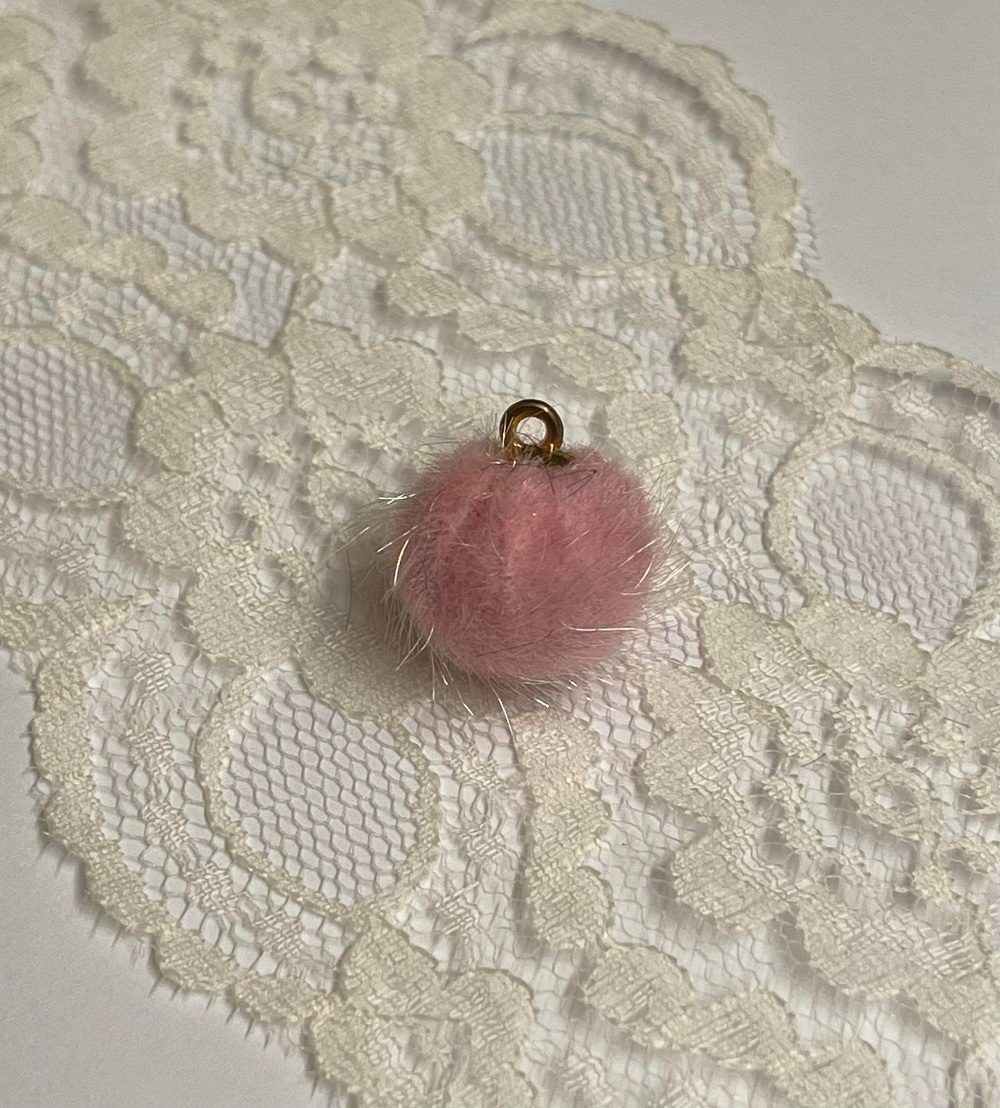 Pom pom, mini, med fuskepels, MANGE FARGER Å VELGE I😍