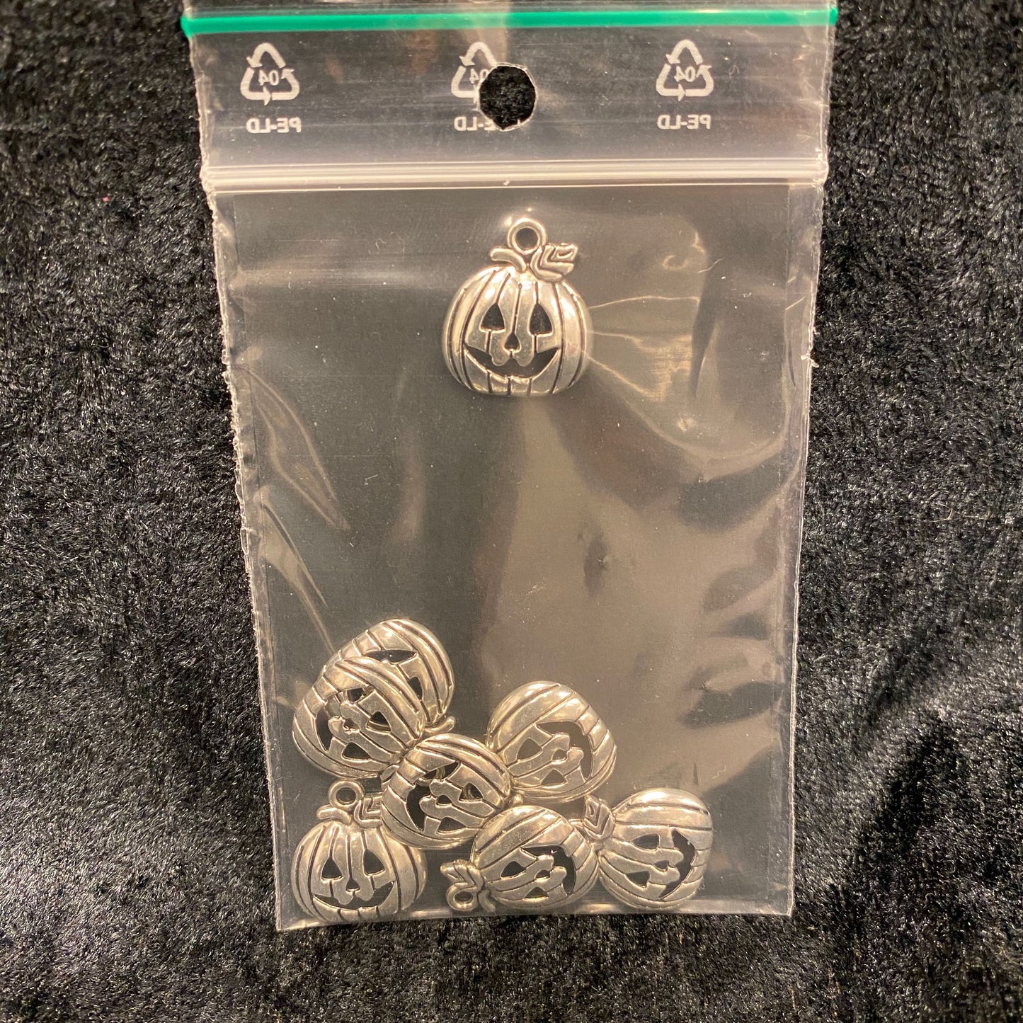 sølvfarget charms gresskar