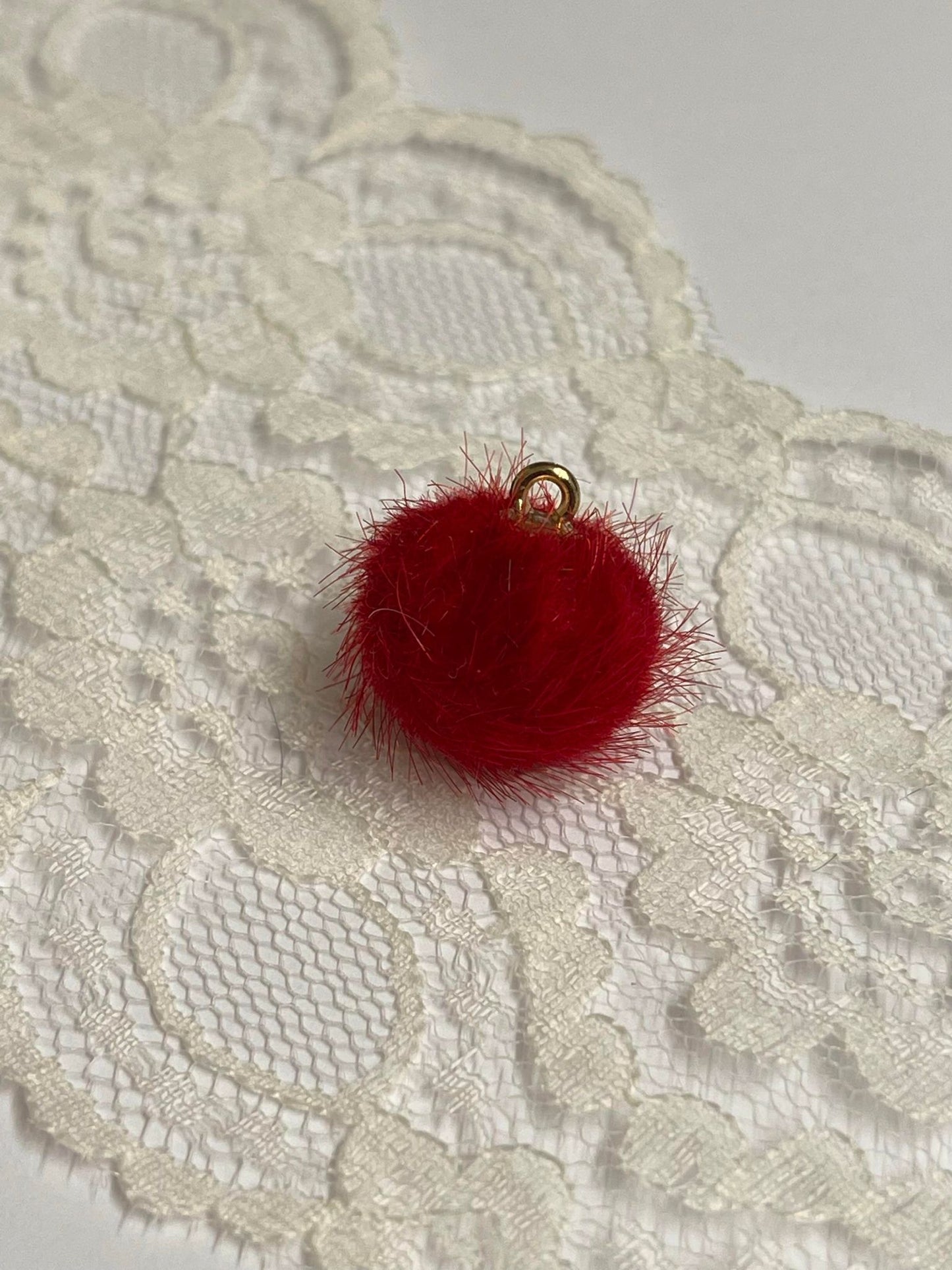Pom pom, mini, med fuskepels, MANGE FARGER Å VELGE I😍