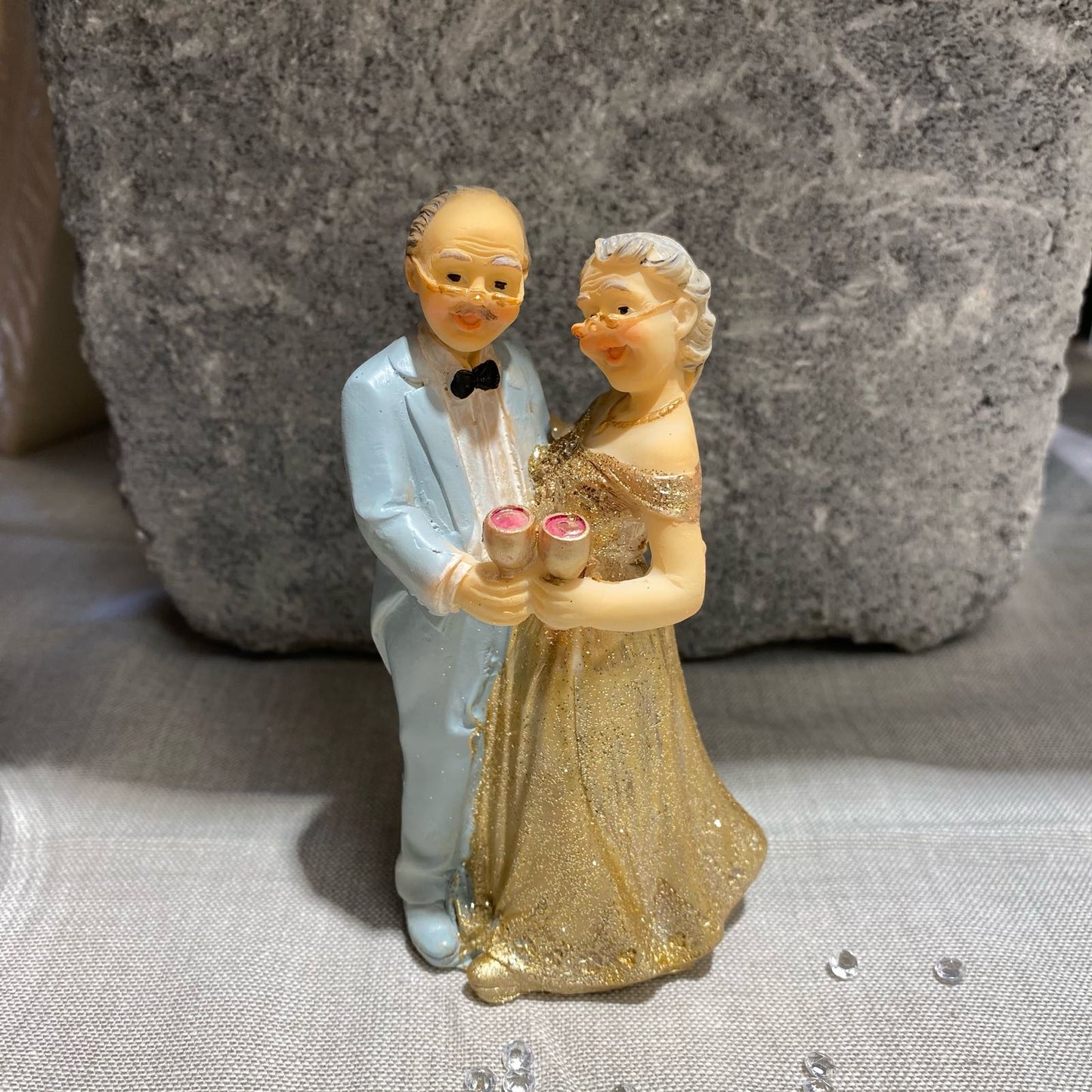 Bryllups figur / kakepynt / kaketoppers - Brudepar/ gullbryllup 7,4x5,5 x 12cm