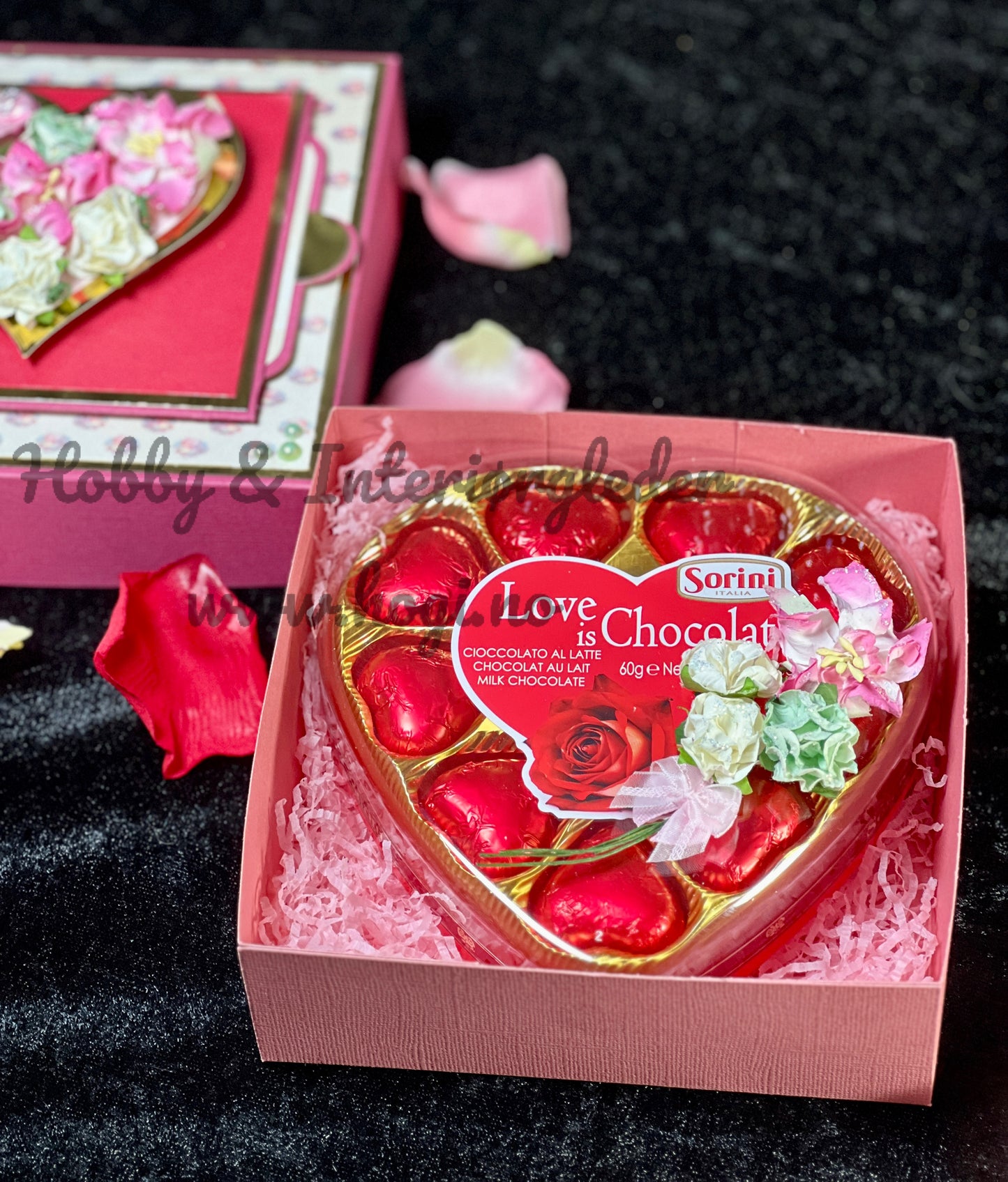 Hobbypakke/ hobbykit - Gaveboks med uttrekkbart kort og snurrende hjerte!😍