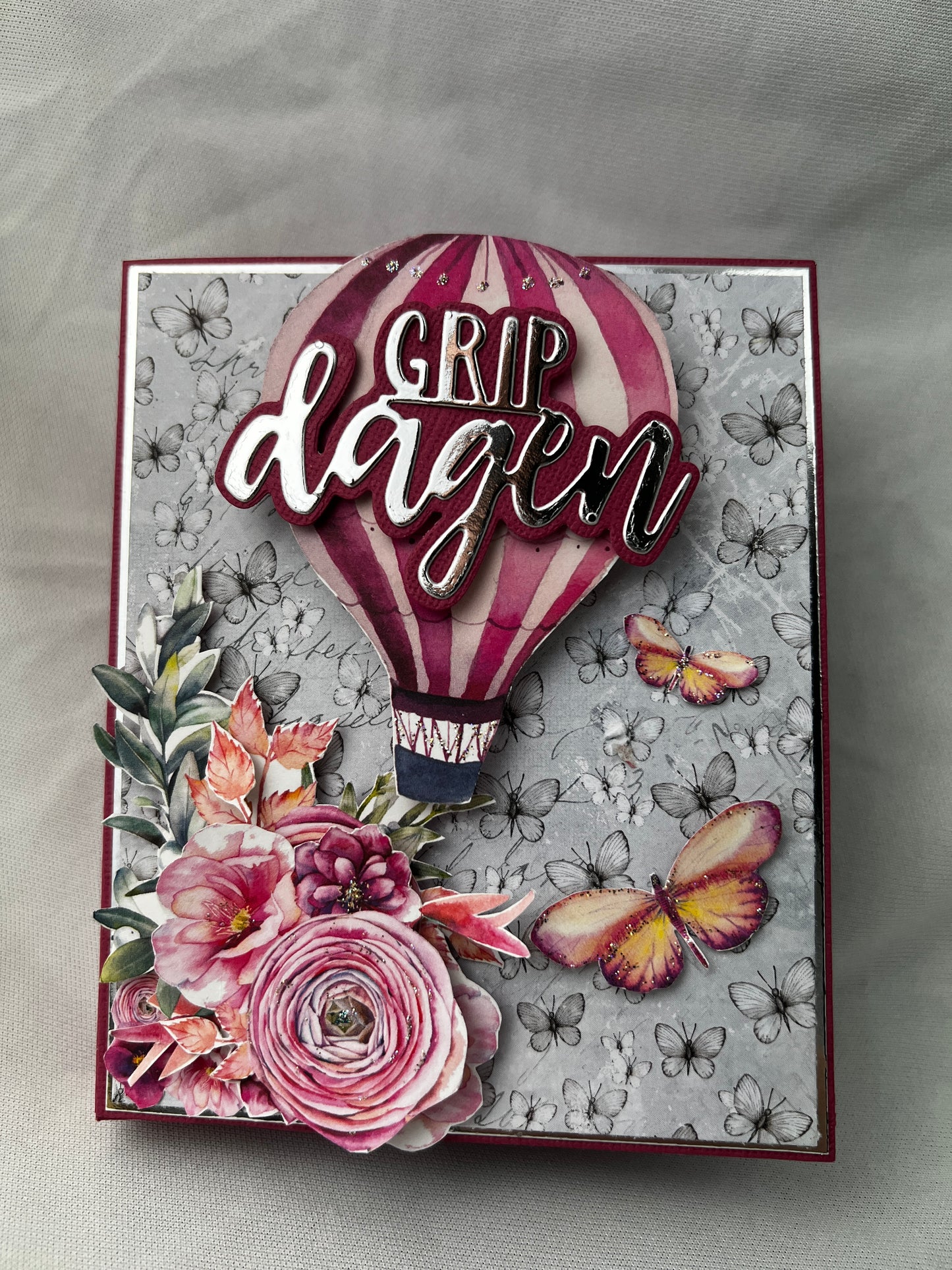 Hobbypakke / hobbykit - Hogi.no’s eget design - Roterende pop-up kort med skuff