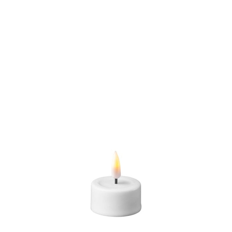 LED Tealight Candle / Hvite te led-lys 2 stk i pakken.