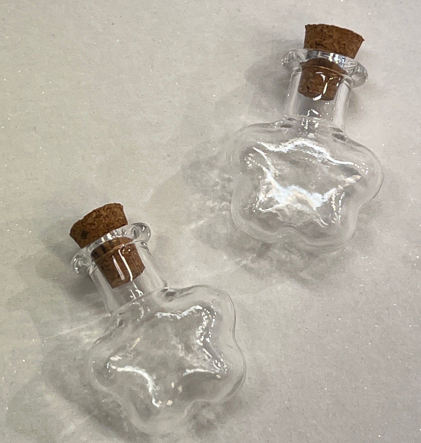 Mini flaske med kork - flere design og farer å velge mellom.