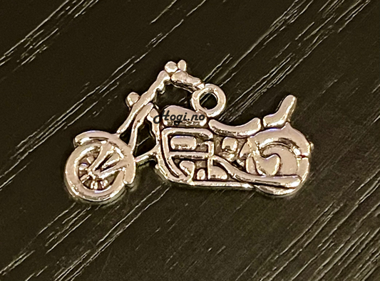 Nyhet! Motorsykkel charms- sølvfarget- 3 stk i pk.