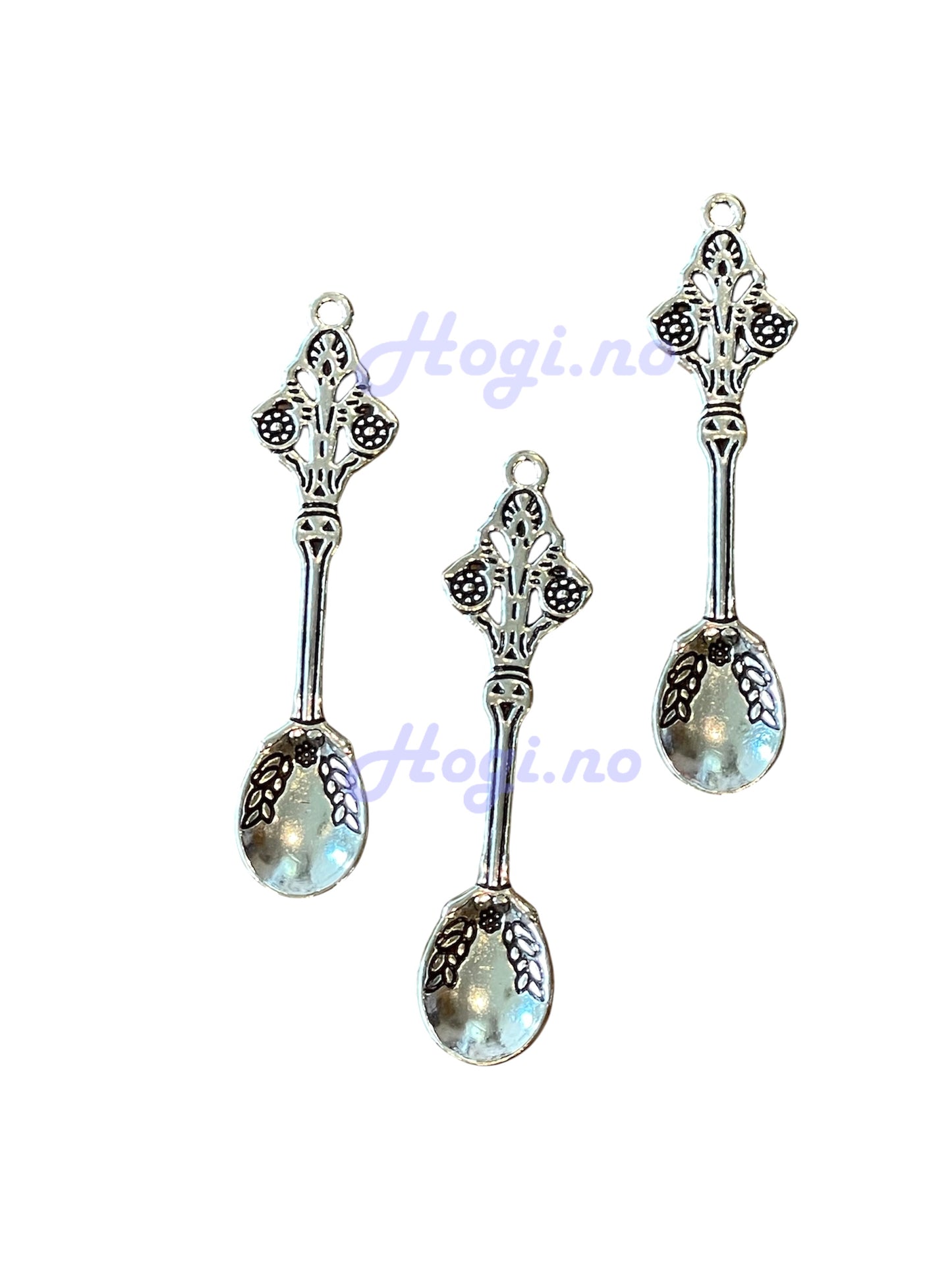 Liten skje - Charm - 6cm- metall- farge: sølv