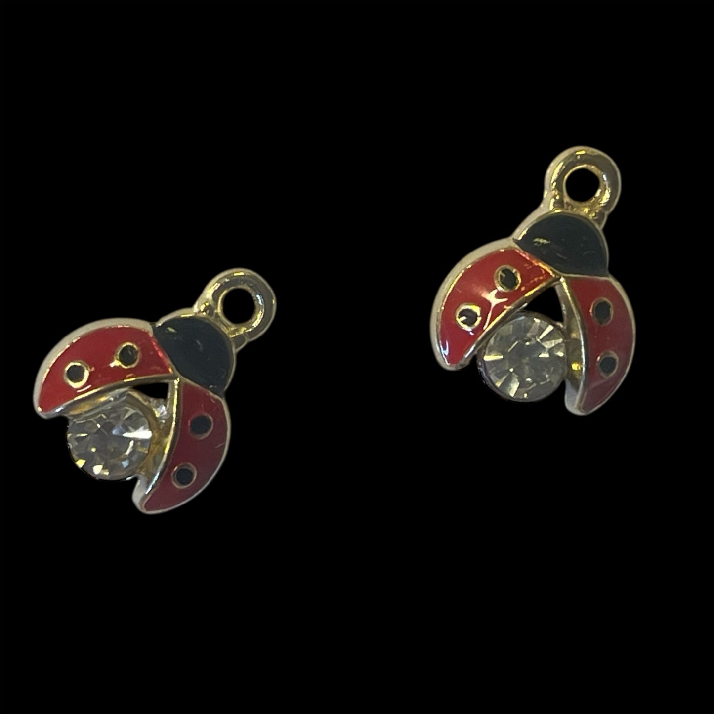 Charms - Lykkedyr / marihøne 🐞 med diamant - 2 stk