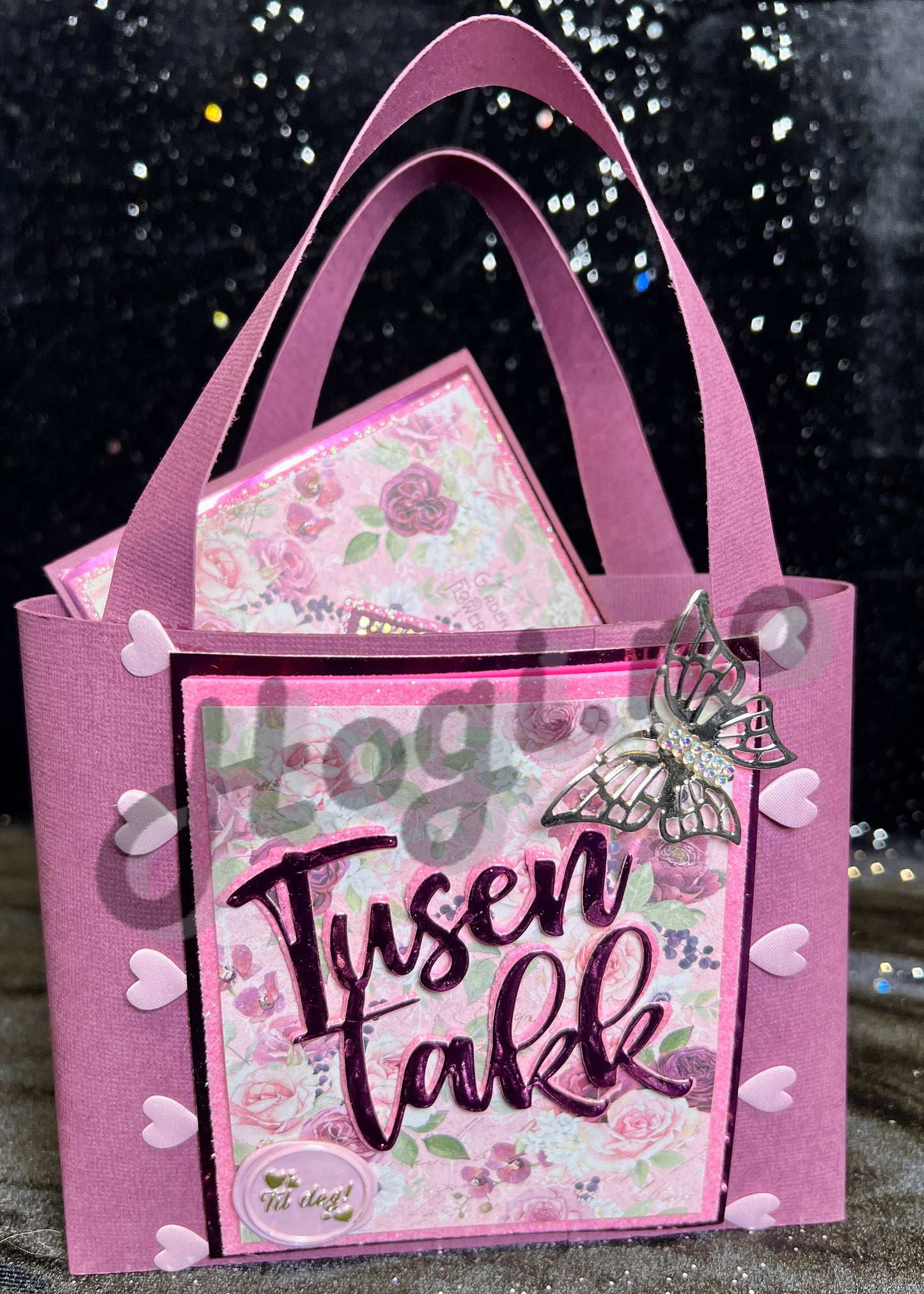 Hobbypakke - romslig veske med plass til gave og kort.😊