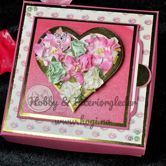 Hobbypakke/ hobbykit - Gaveboks med uttrekkbart kort og snurrende hjerte!😍