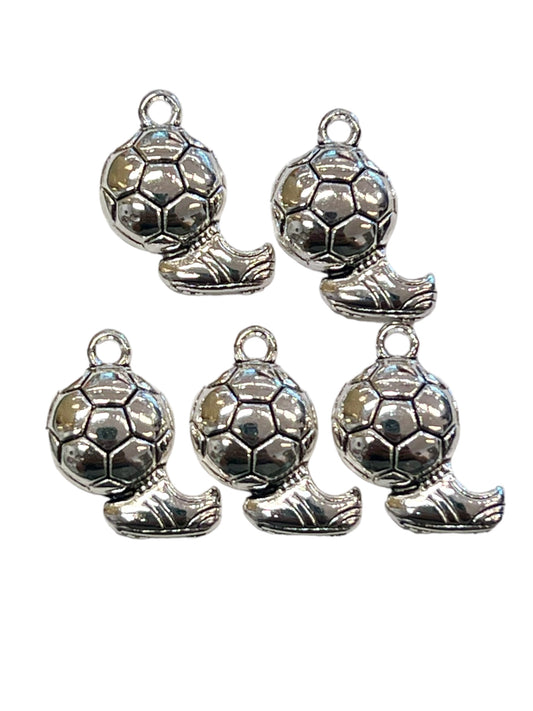 Charms - metallcharms miniatyr - fotball & fotballsko  5 stk