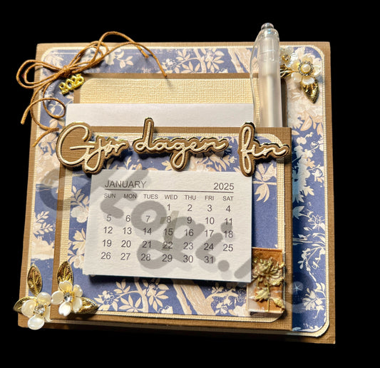 Hobbypakke - Hogi.no’s “Kalenderstand” med penn og notisblokk-holder.