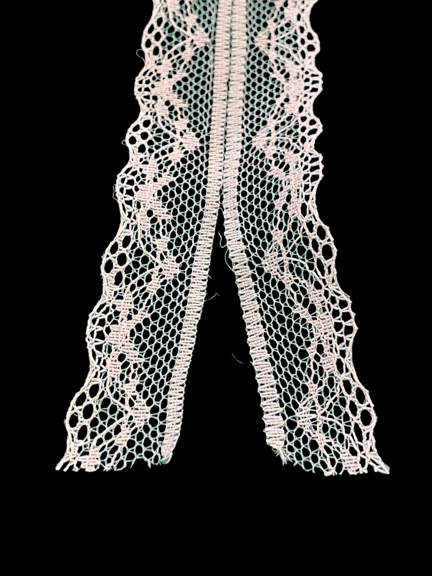 Valentina bånd - blonder 38mm 15 kr pr.m