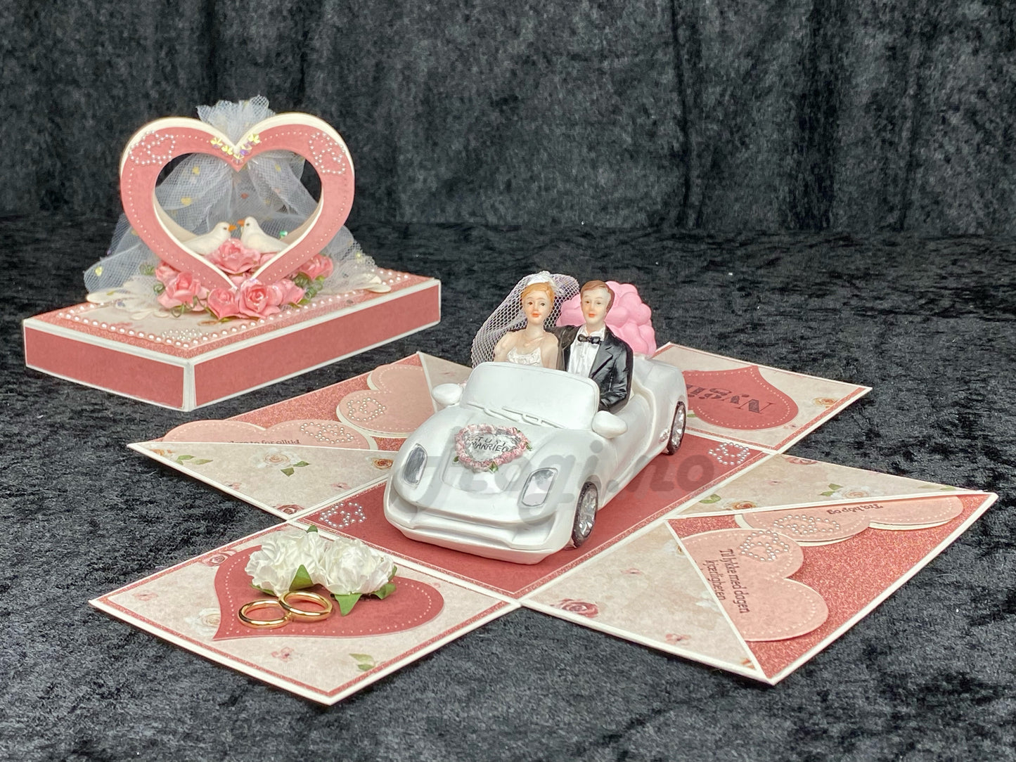 Bryllups figur / kakepynt / kaketoppers - Brudepar i cabriolet