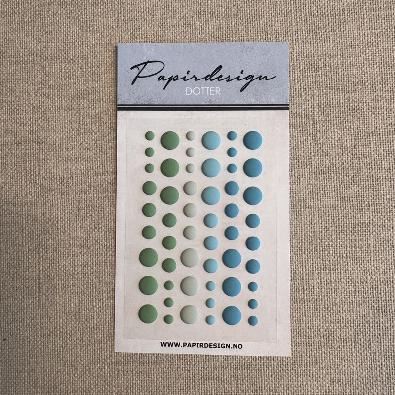 NYHET! - Papirdesign matte selvklebende dotter/ dots/ halvperler - Grønn