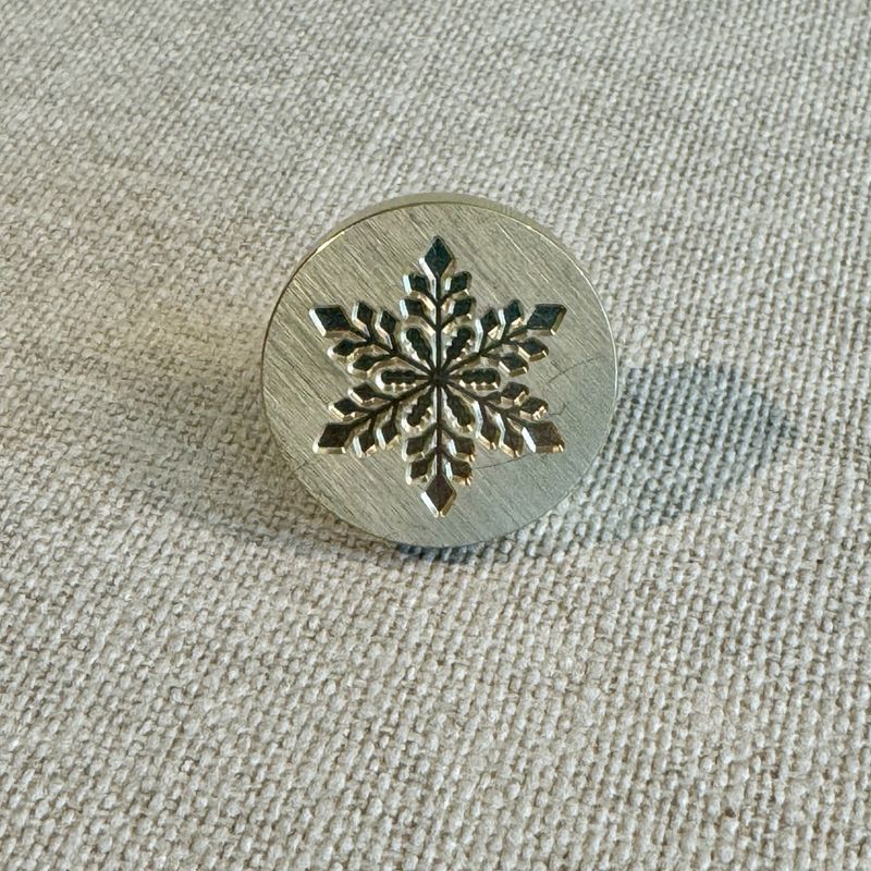 Nyhet! Papirdesign - lakkstempel/ segl - snøkrystall