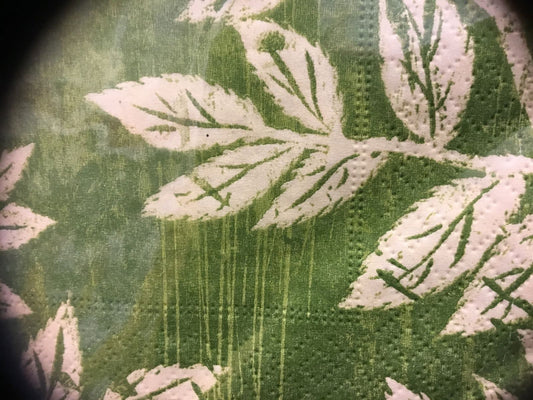 Servietter med mønster grønn med hvite blader 33x33 20 stk pr pk