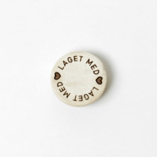 Knapp - «laget med❤️» 15mm, tre