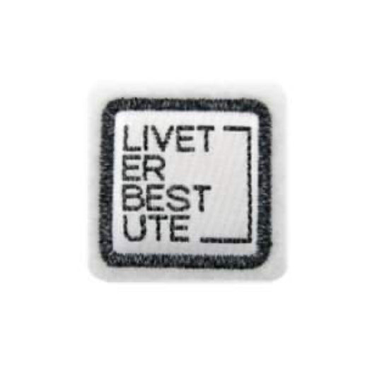 Kort & Godt symerke med refleks: «Livet er  best ute»