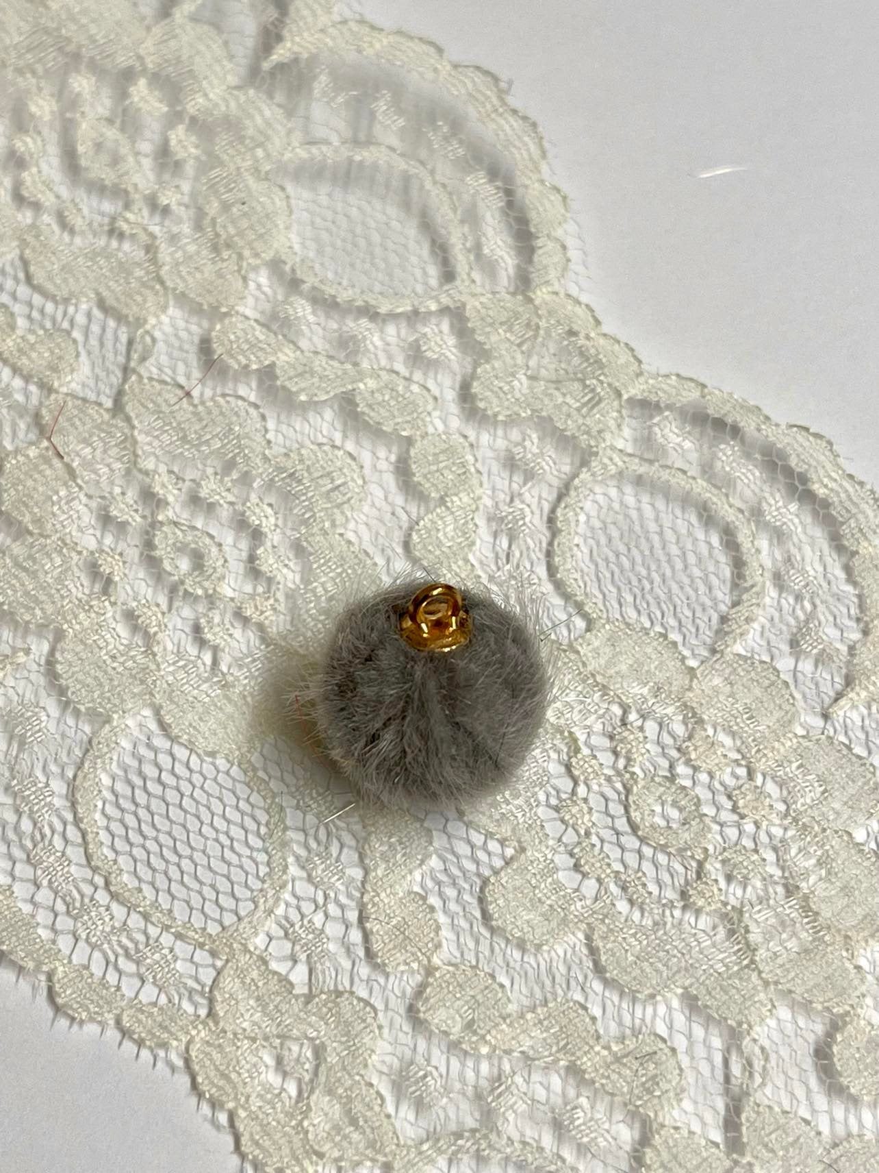 Pom pom, mini, med  fuskepels, MANGE FARGER Å VELGE I😍