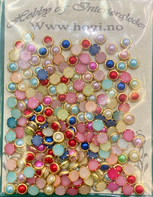 Halvperler med gullomramning, ass farger.