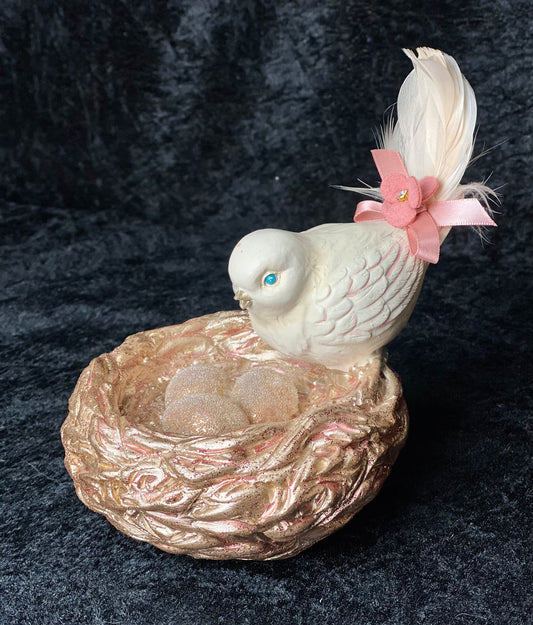 Figur - Fugl på rede