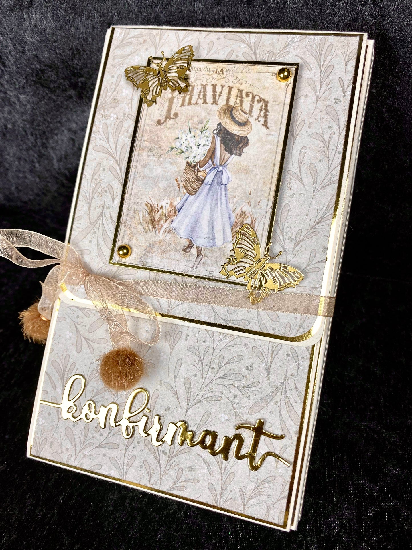 Hobbypakke - Eske med to «vipperom» og innebygget kort