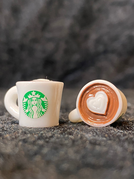 Miniatyr/charms  3D kopp med «varm drikke» , 2 stk.