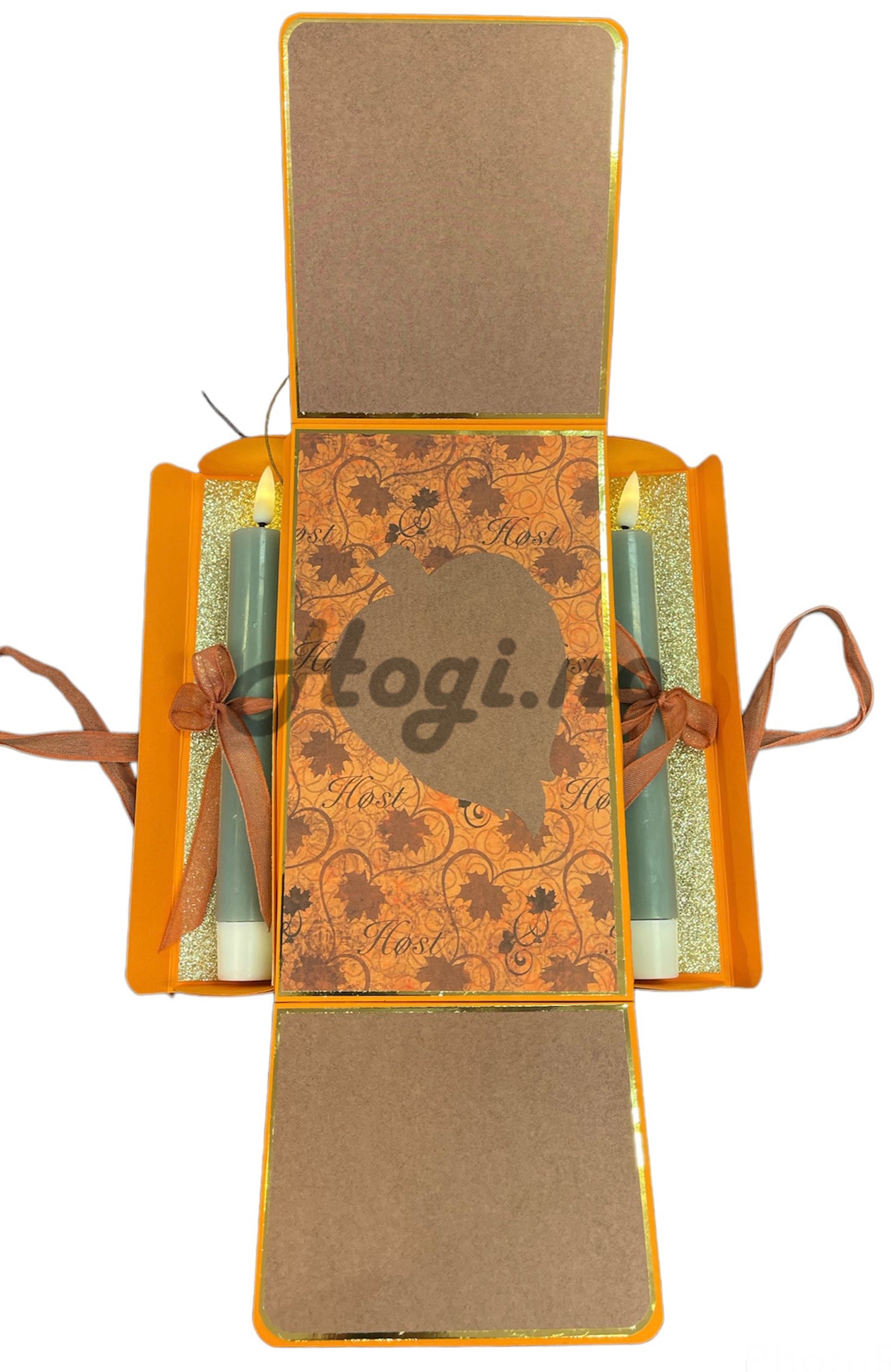 Hobbypakke - Eske med to «vipperom» og innebygget kort