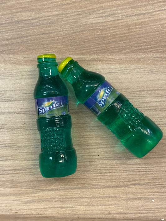 Miniatyr mini flaske brusflaske sprite. H 34mm. 2 stk i pk.